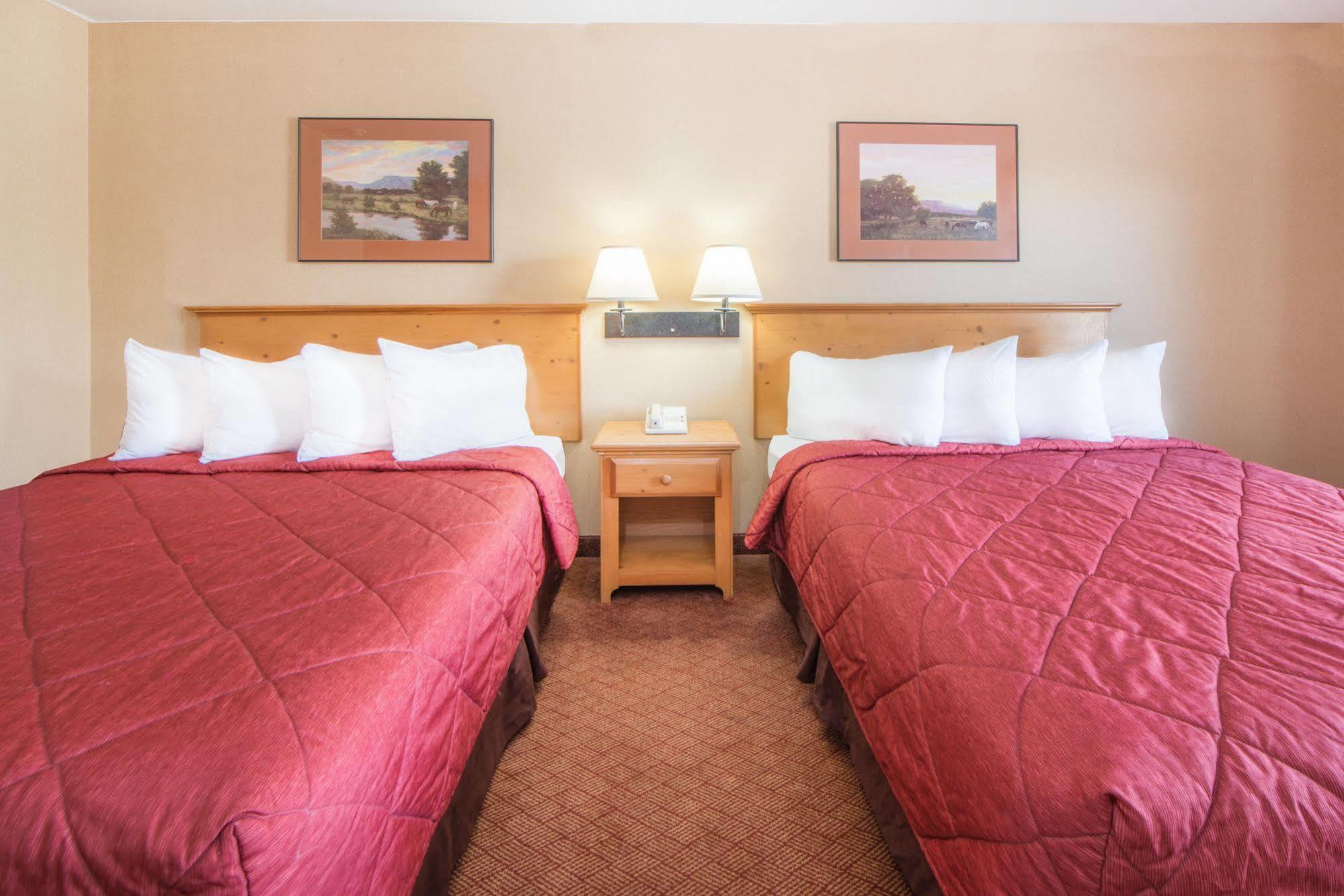 Hampton Inn & Suites Ruidoso Downs Exterior photo