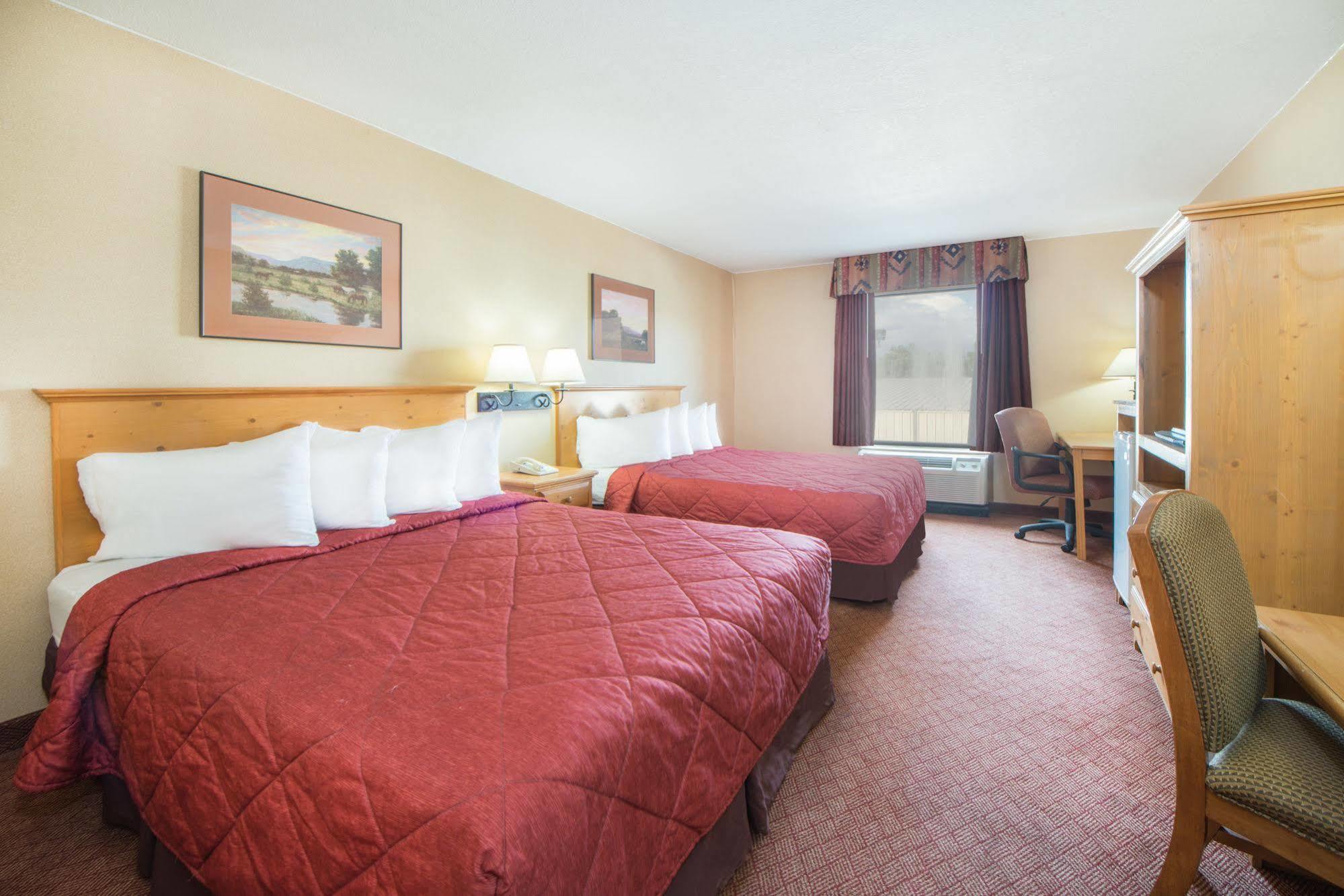 Hampton Inn & Suites Ruidoso Downs Exterior photo
